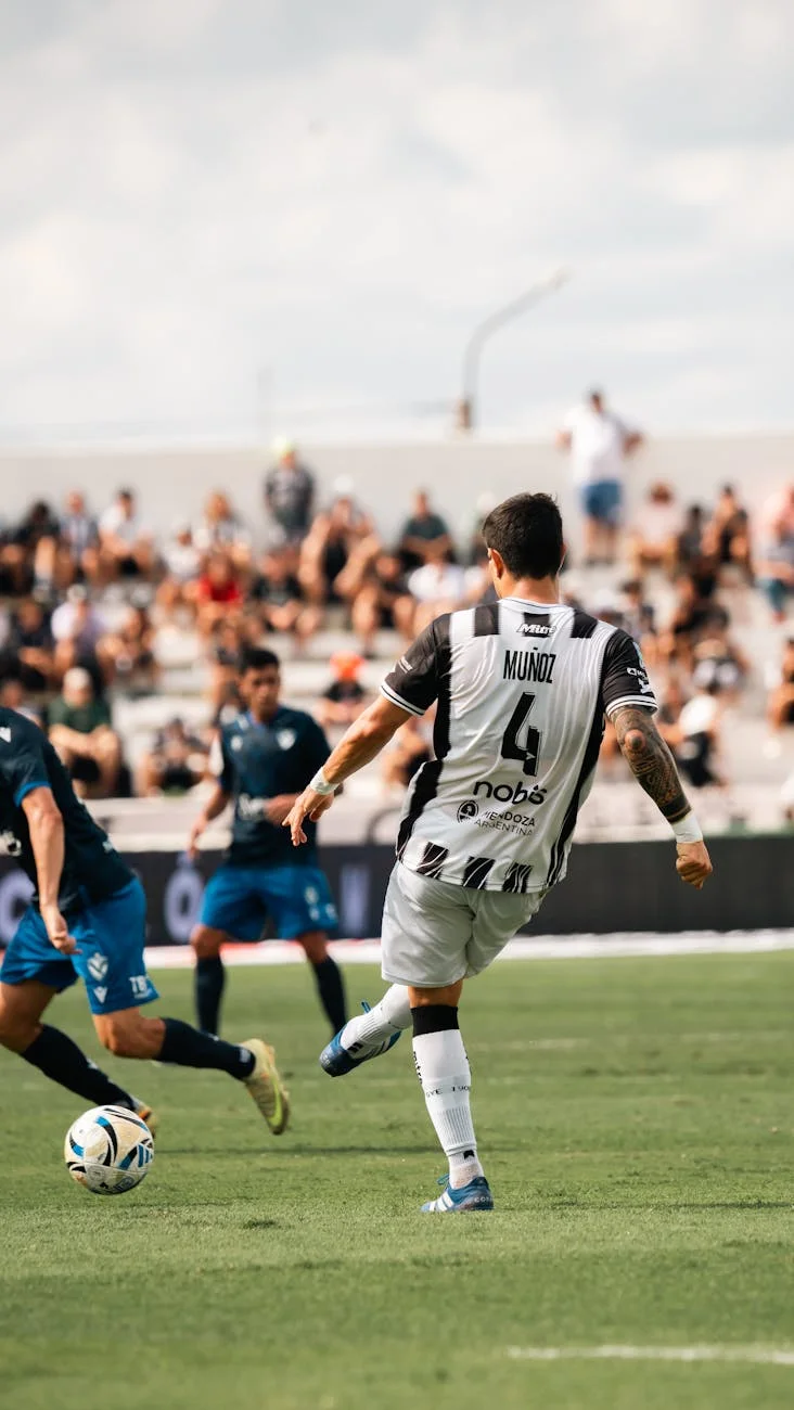 Ricardo Pereira as an Attacking Fullback: Assists, Crosses, and Key Stats