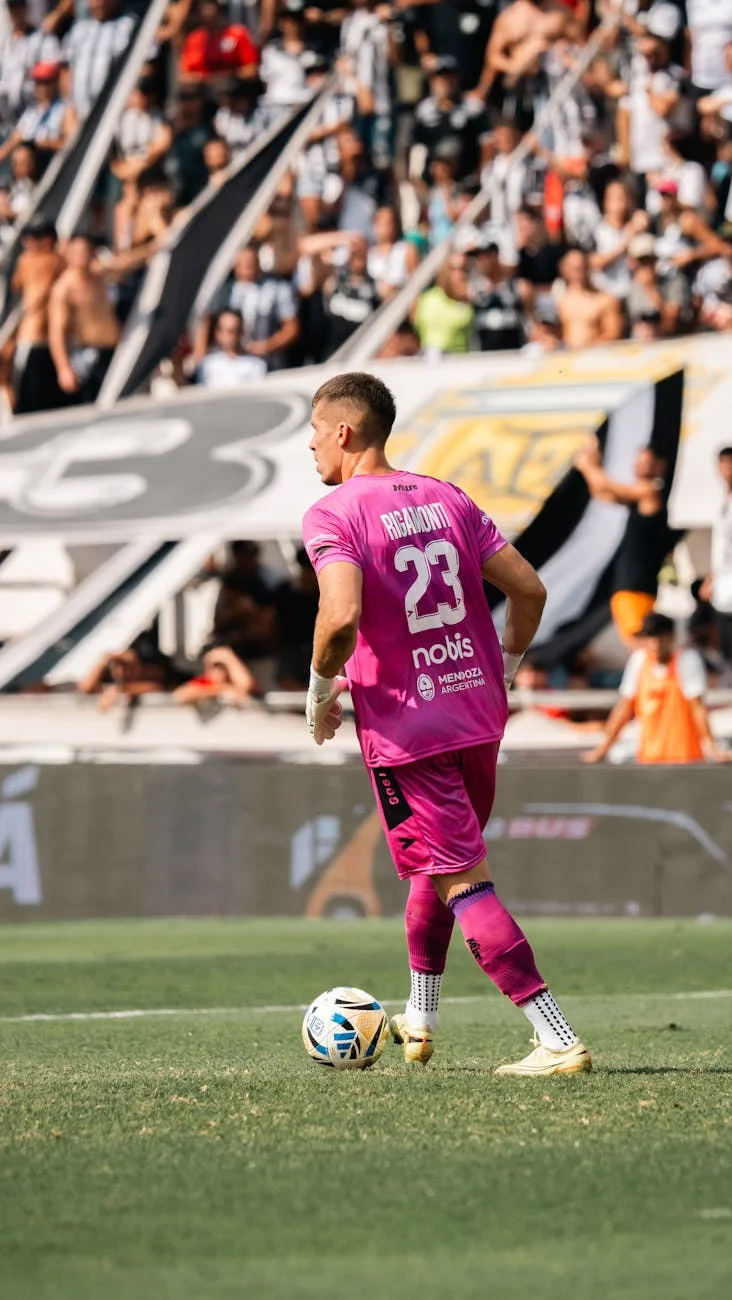 Tom Cannon: Leicester's Promising Striker for the Future